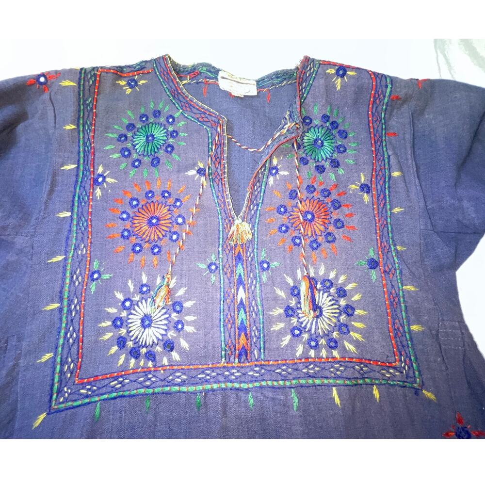 Vintage 1960 Embroidered Top - Women's Size M - 100% Cotton - Hippie Vintage! - Picture 3 of 8